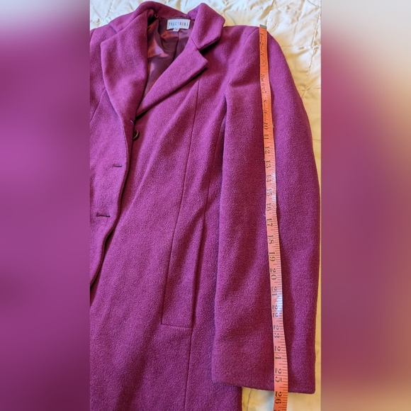 Chic Women's Raspberry Pea Coat - Picture 8 of 9